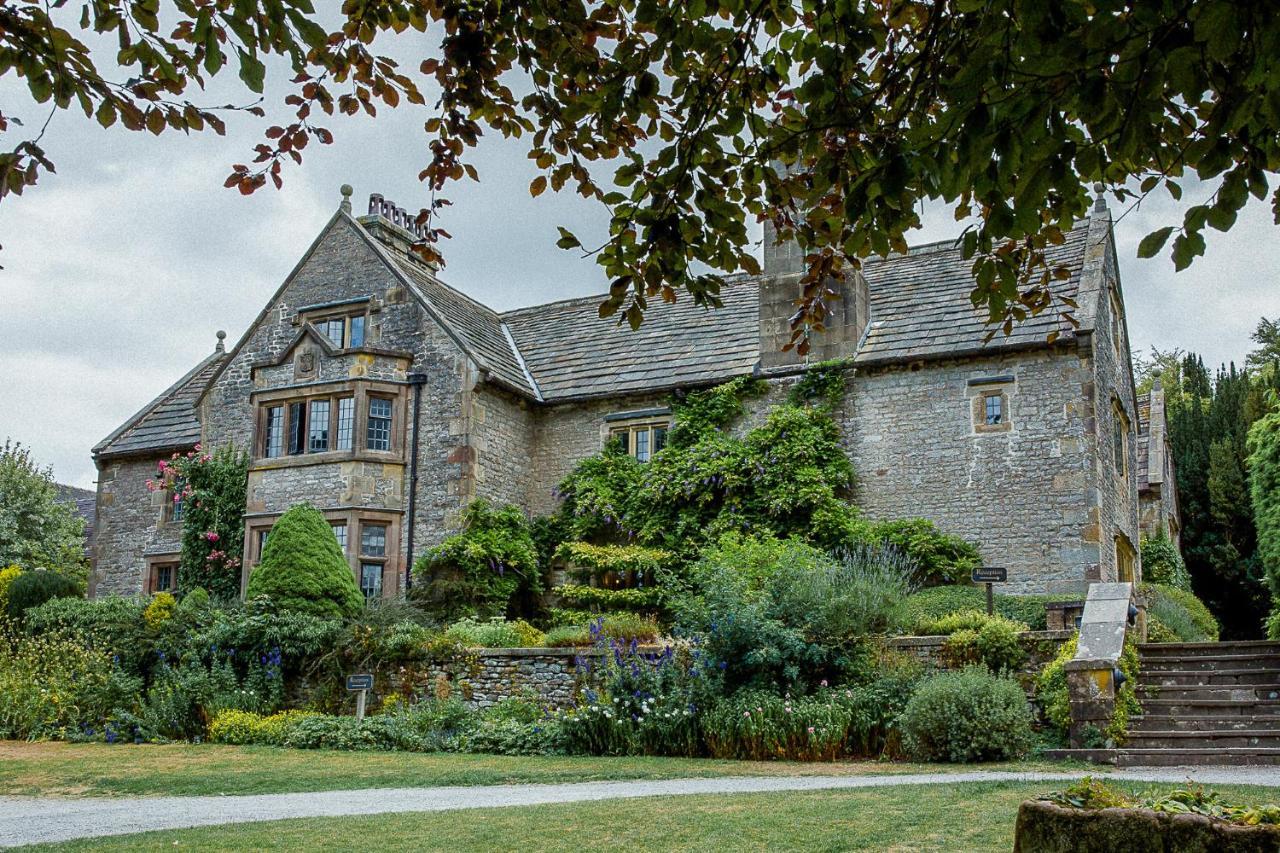 YHA Hartington Hall Exteriör bild